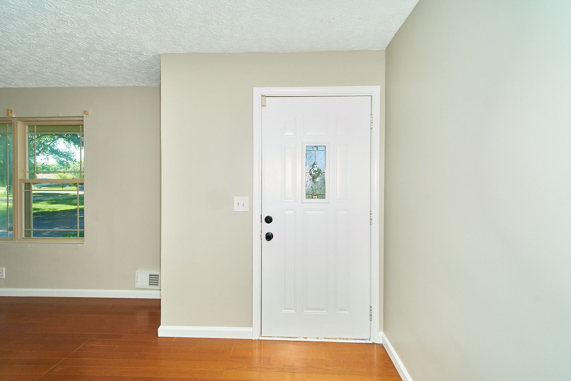 4526 Radnor Road Indianapolis, IN 46226 - Photo 4 of 26 Gallery Image 4