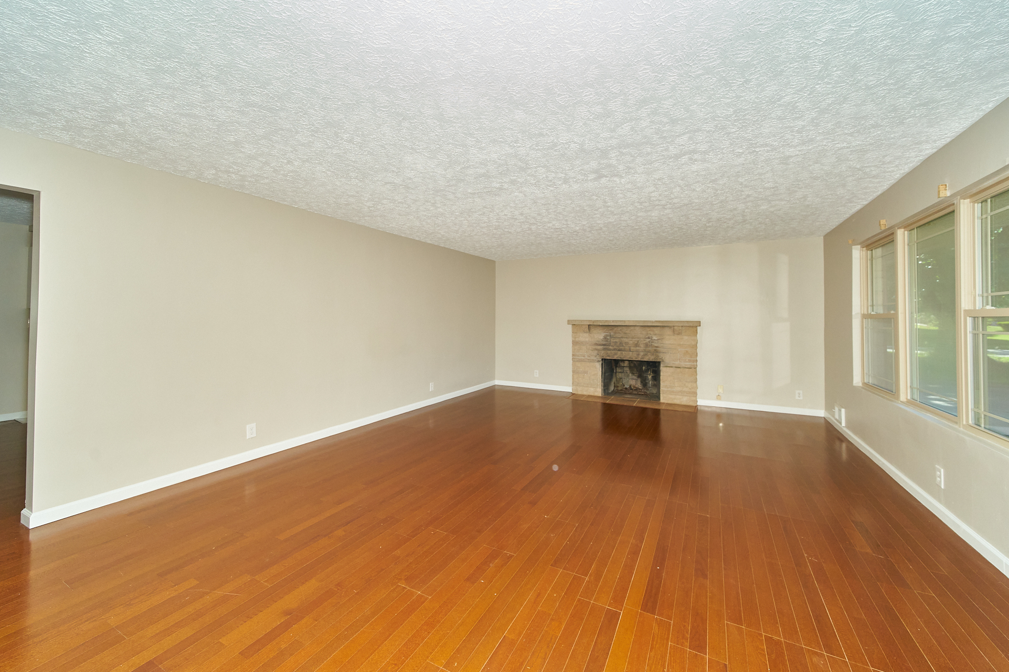 4526 Radnor Road Indianapolis, IN 46226 - Photo 6 of 26 Gallery Image 6