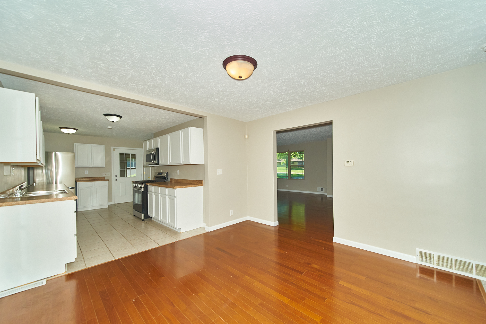 4526 Radnor Road Indianapolis, IN 46226 - Photo 8 of 26 Gallery Image 8
