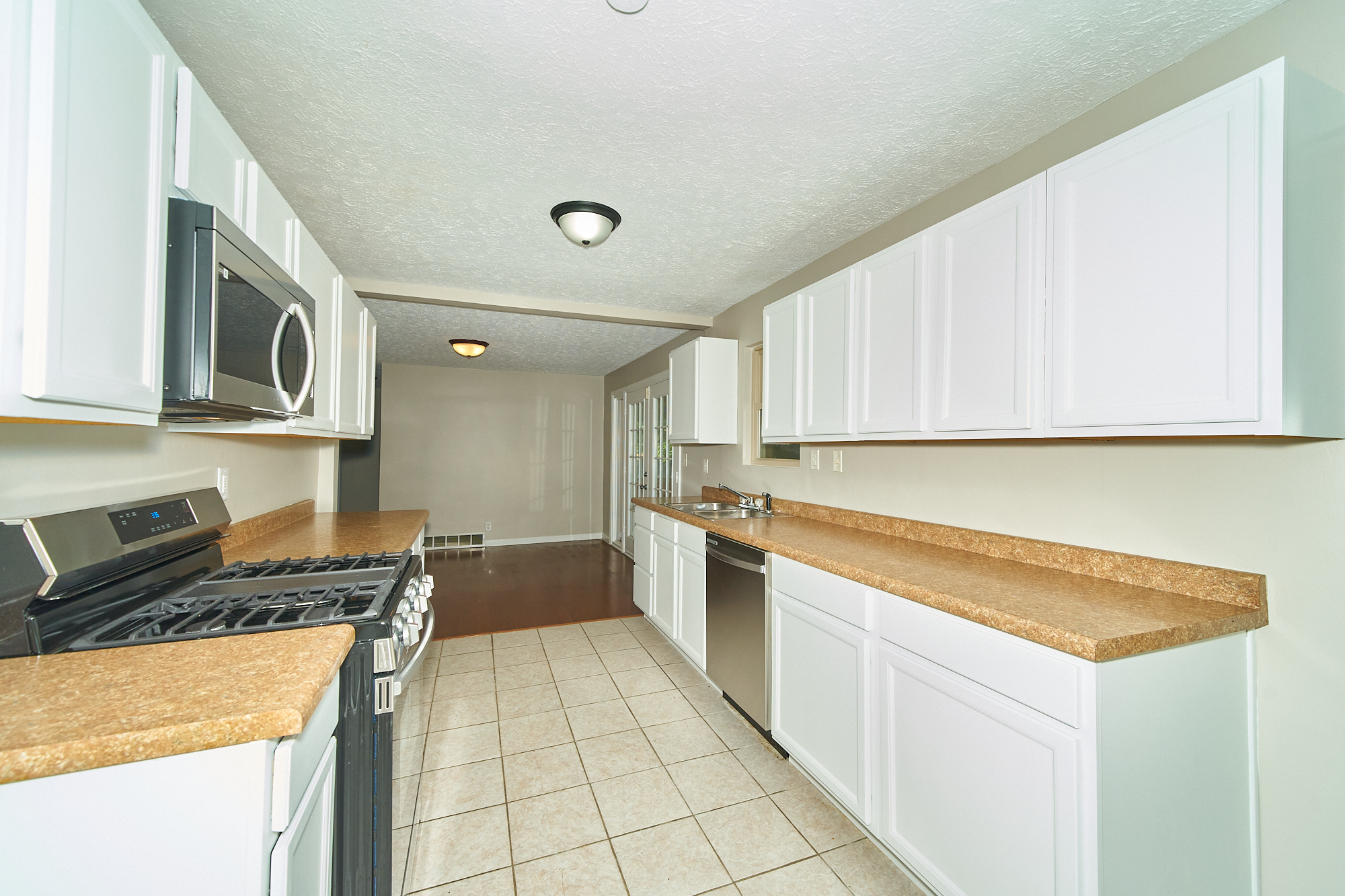 4526 Radnor Road Indianapolis, IN 46226 - Photo 9 of 26 Gallery Image 9