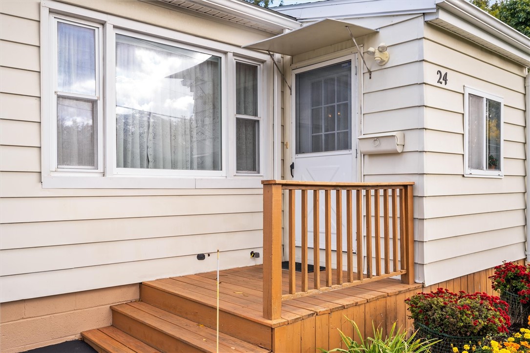 24 Mendon Street Rochester, NY 14615 - Photo 3 of 36