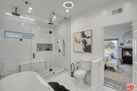 $1,479,000 | 4112 Vanetta Place Place, Studio City, CA 91604