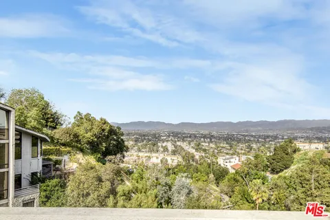 $1,479,000 | 4112 Vanetta Place Place, Studio City, CA 91604
