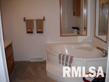 7162 Us Route Du Quoin, IL 62832 - Photo 4 of 14