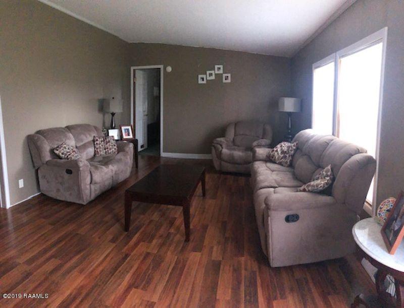 11323 Wesley Road Abbeville, LA 70510 - Photo 4 of 13 Living room