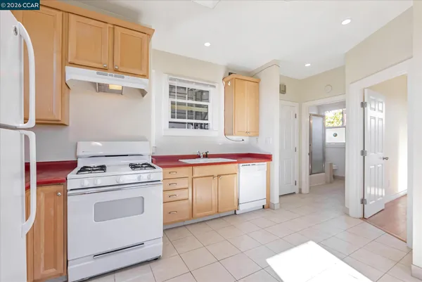 $2,195 | Berkeley Bowl, Berkeley, CA 94703