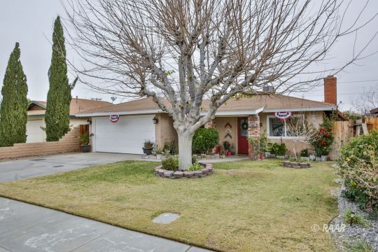 236 South Orchard Street Ridgecrest, CA 93555 - Photo 3 of 34