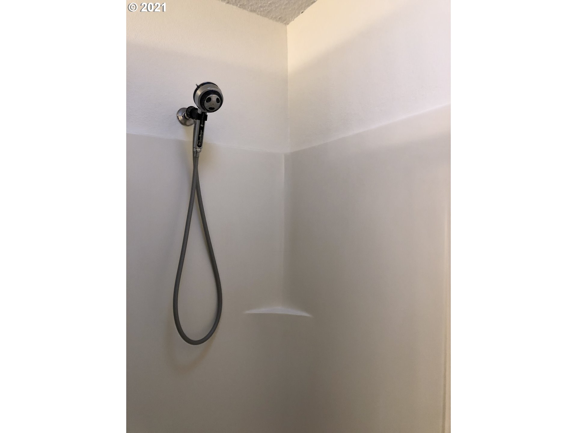 4520 Southwest Olson Avenue Pendleton, OR 97801 - Photo 16 of 22 a bathroom with a shower