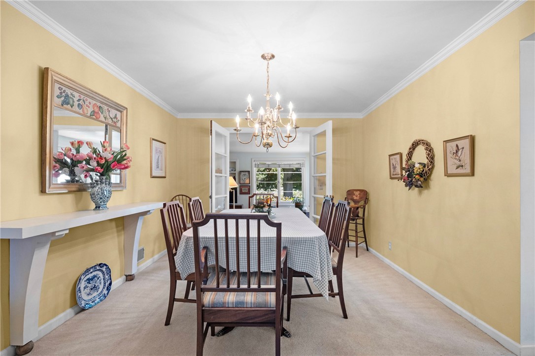 112 Washington Road Pittsford, NY 14534 - Photo 10 of 37 Dining room