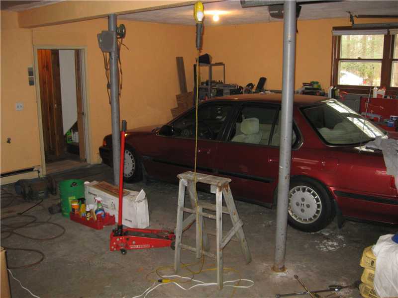 9 Walker Road Foster, RI 02825 - Photo 23 of 25 Parking Lot/Garage.