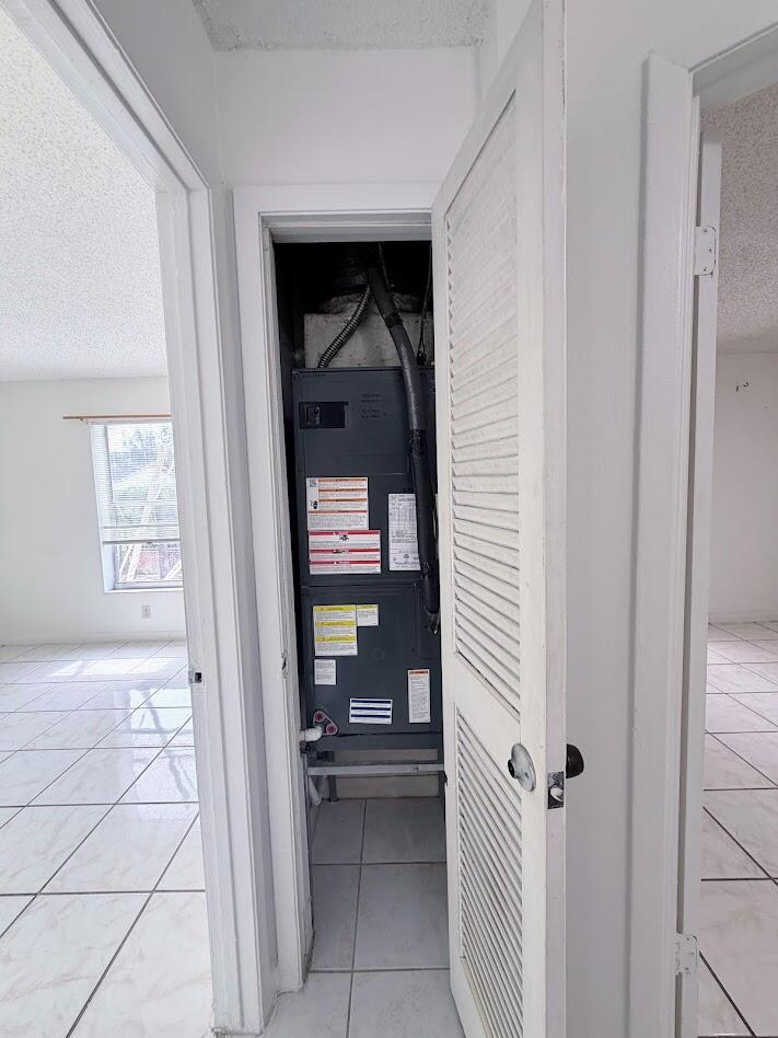 5899 Mango Road West Palm Beach, FL 33413 - Photo 10 of 18 IMG_1530