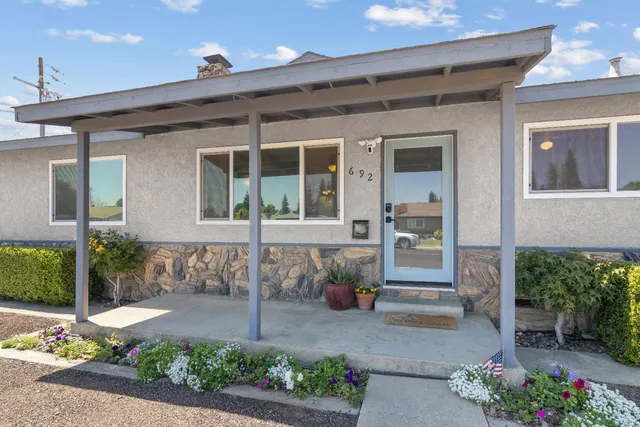 $449,999 | 692 Cloverland Way, Oakdale, CA 95361