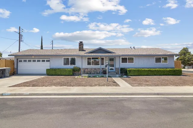 $449,999 | 692 Cloverland Way, Oakdale, CA 95361