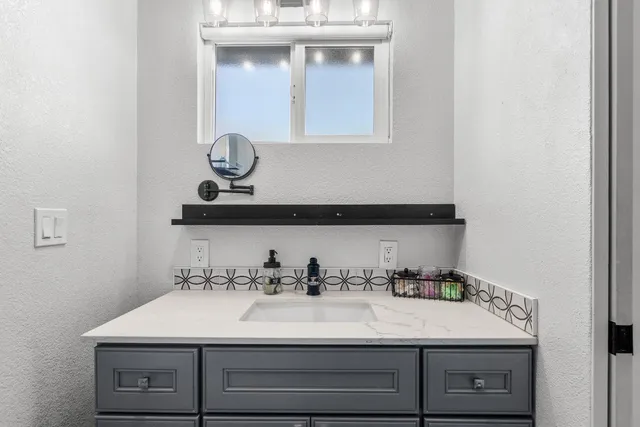 $449,999 | 692 Cloverland Way, Oakdale, CA 95361