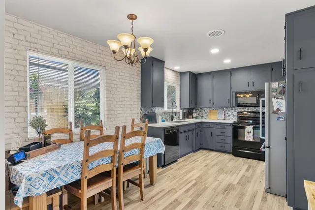 $449,999 | 692 Cloverland Way, Oakdale, CA 95361