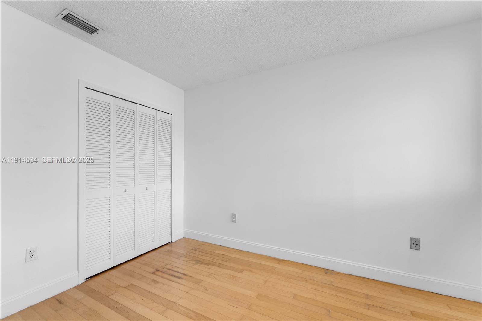 6350 Southwest 139th Avenue Miami, FL 33183 - Photo 19 of 37 a view of an empty room