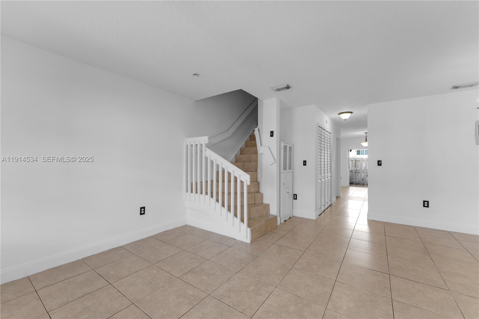 6350 Southwest 139th Avenue Miami, FL 33183 - Photo 5 of 37 a view of an empty room