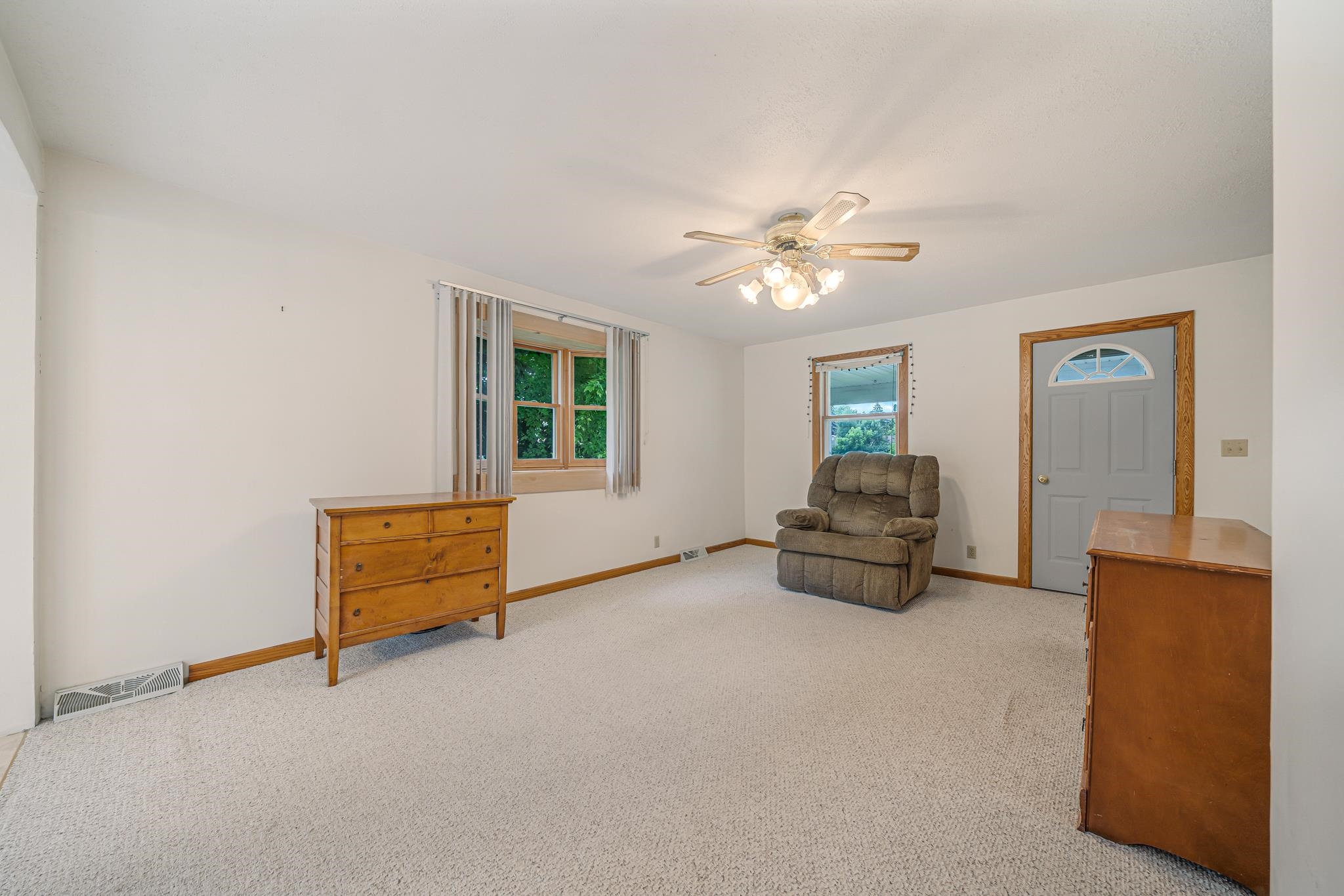 619 River View Drive Winneconne, WI 54986 - Photo 5 of 40
