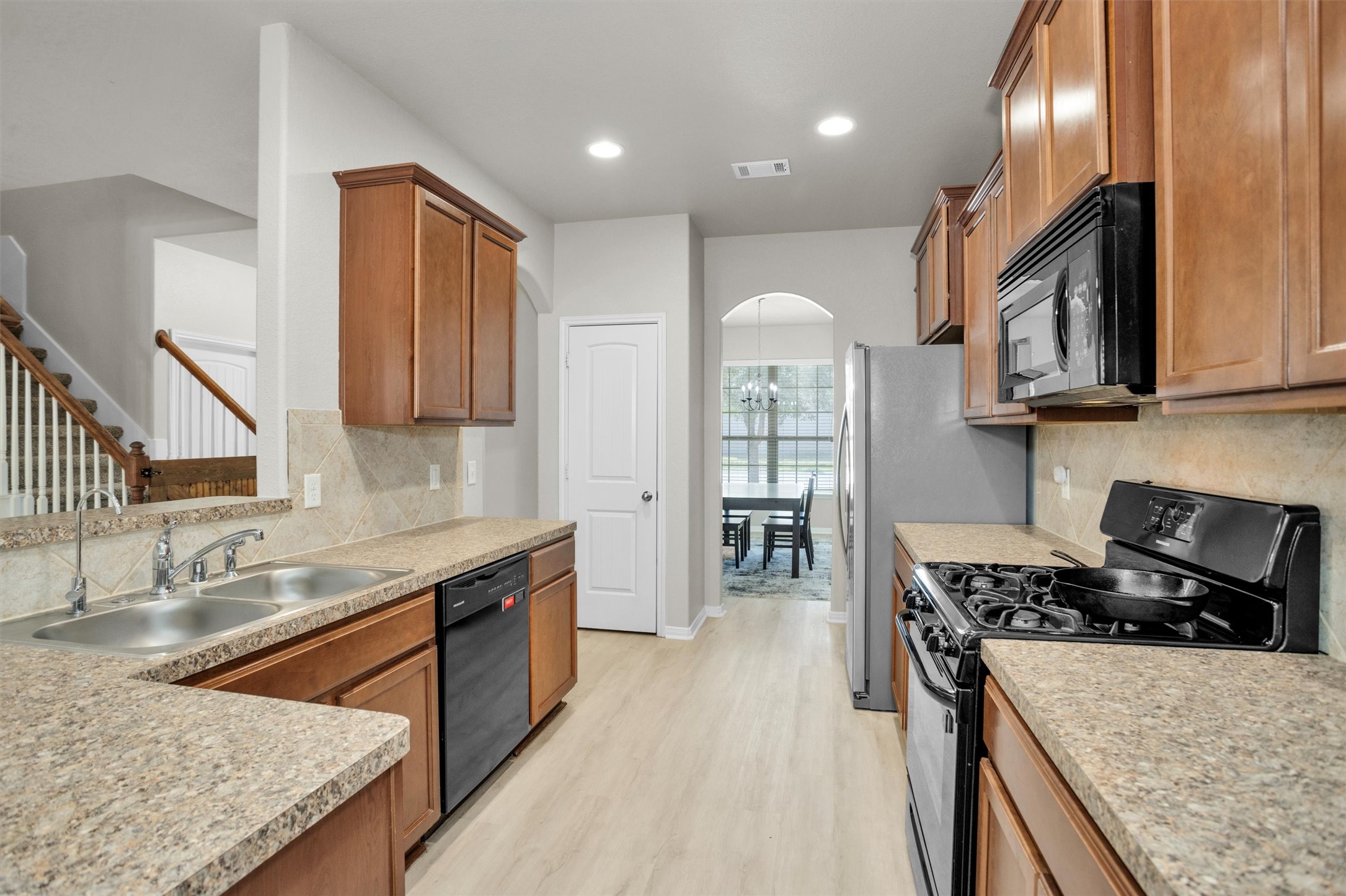 9587 East Woodmark Conroe, TX 77304 - Photo 15 of 41