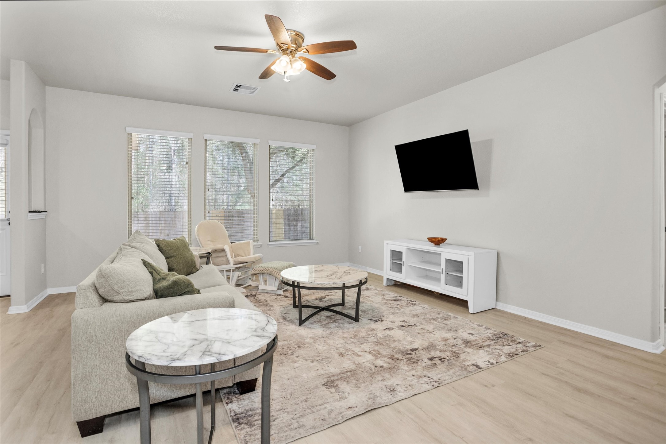 9587 East Woodmark Conroe, TX 77304 - Photo 9 of 41