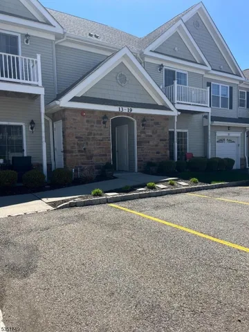 $384,900 | 19 Dogwood Lane, Unit 19, Wanaque, NJ 07420