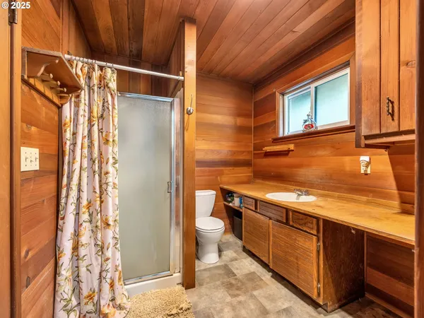 $875,000 | 42274 Ziak-Gnat Creek Road, Astoria, OR 97103