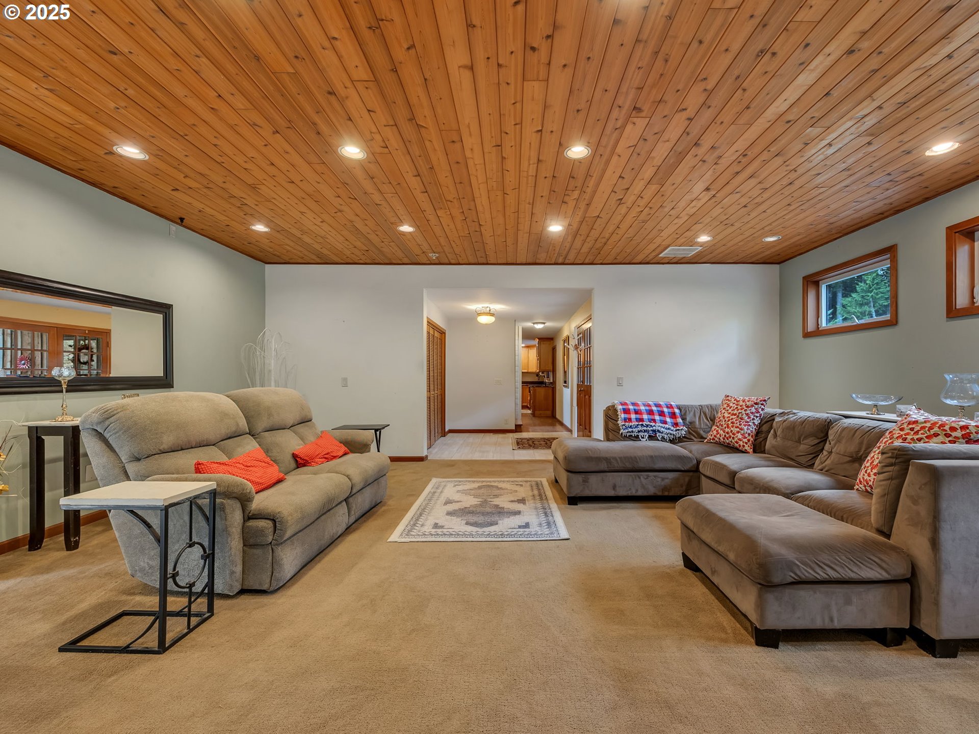 42274 Ziak-Gnat Creek Road Astoria, OR 97103 - Photo 6 of 48 a living room with furniture