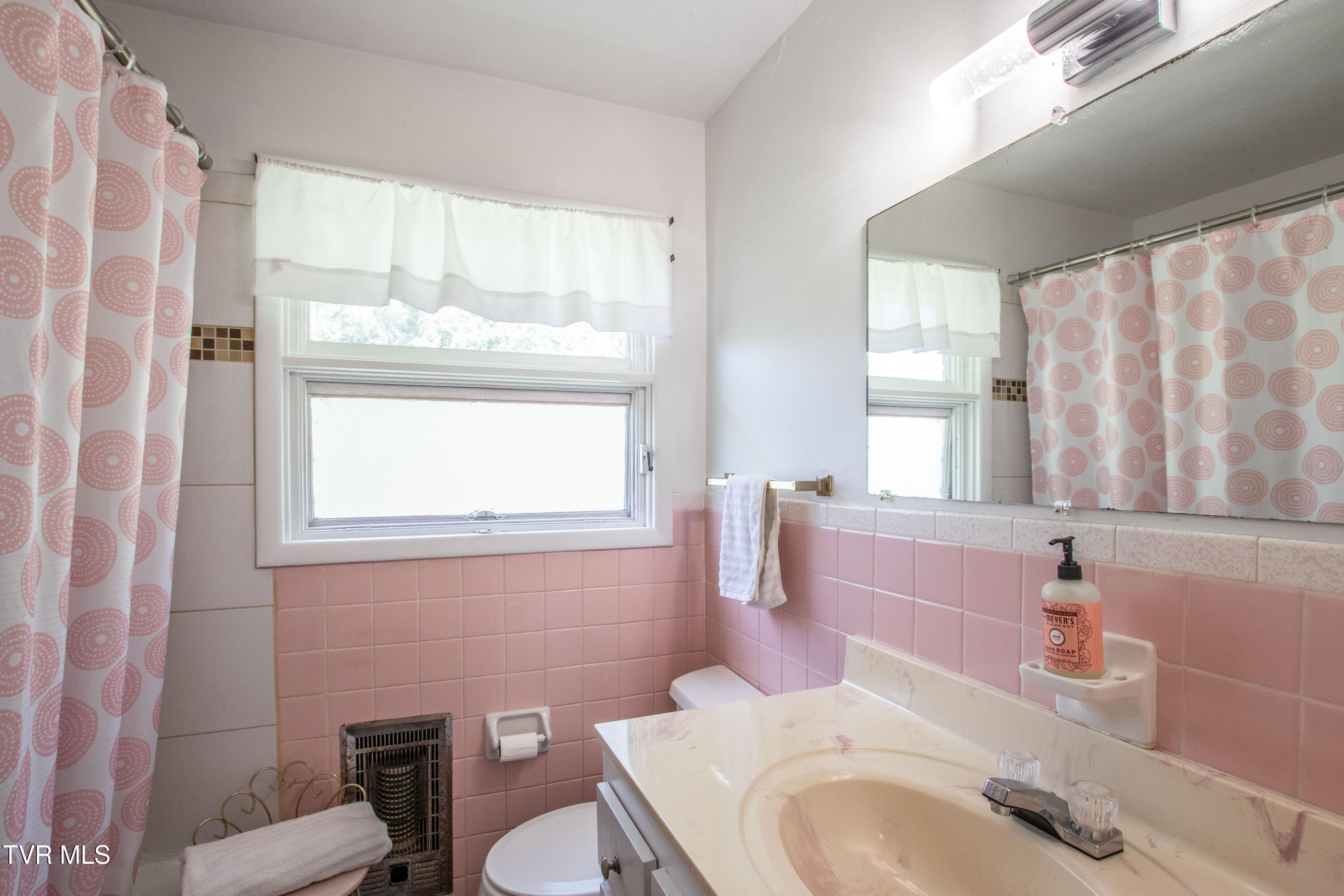 501 Cheyenne Road Bristol, VA 24201 - Photo 32 of 58 Cheyenne-39