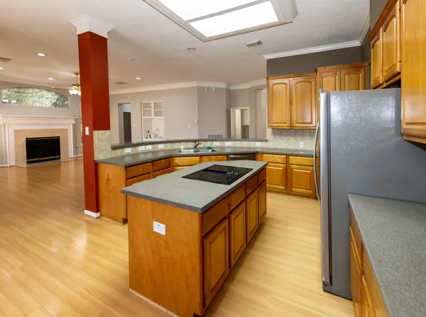 $4,200 | 2435 Thorndon Park Court, League City, TX 77573