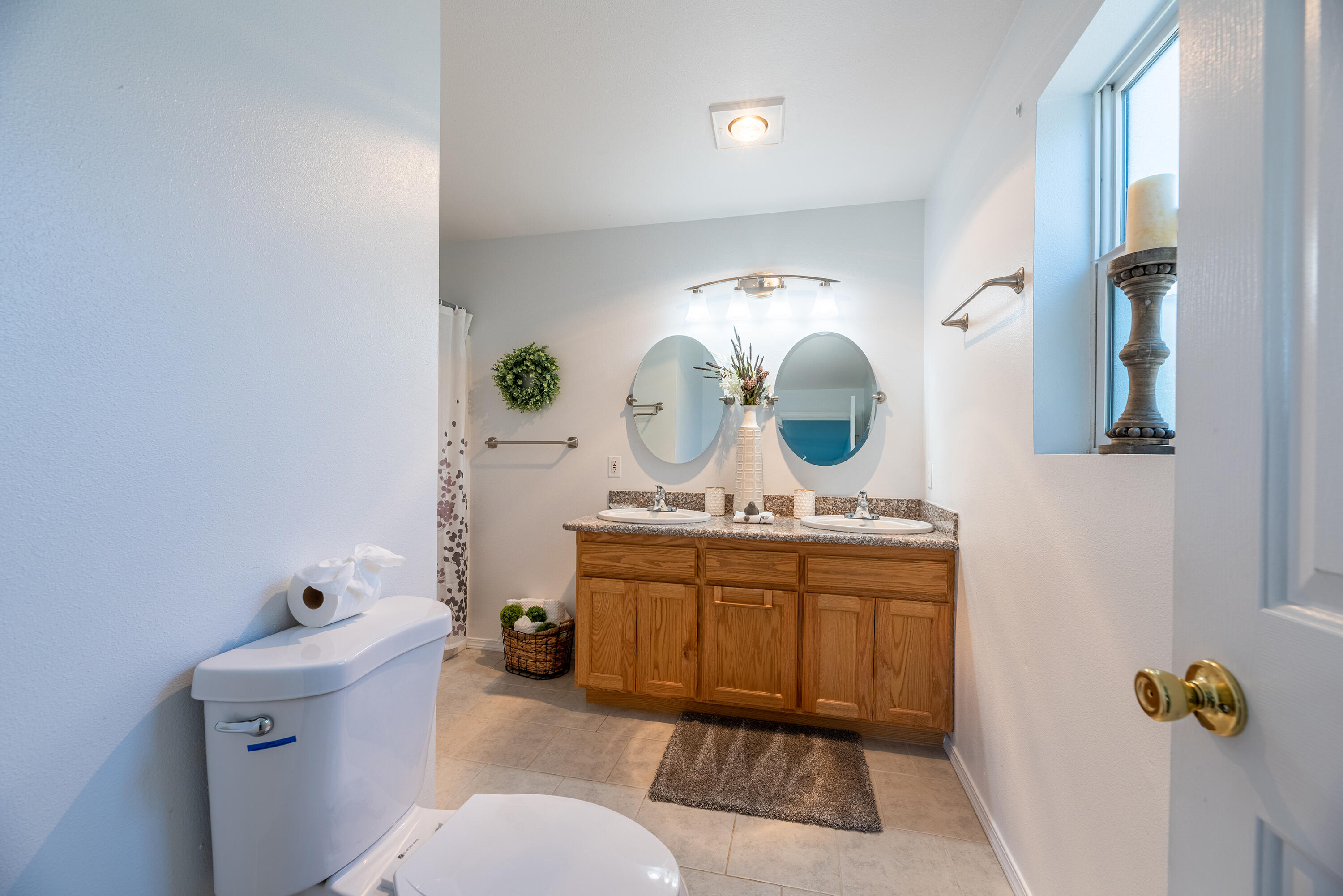 2466 Northeast Yellowpine Road Prineville, OR 97754 - Photo 16 of 32 bathroom gues