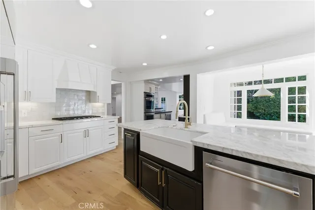 $25,000 | 515 Kings Place, Newport Beach, CA 92663