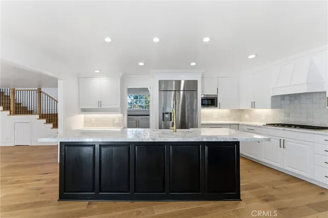 $25,000 | 515 Kings Place, Newport Beach, CA 92663