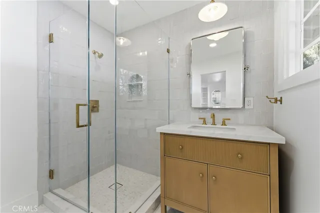 $25,000 | 515 Kings Place, Newport Beach, CA 92663