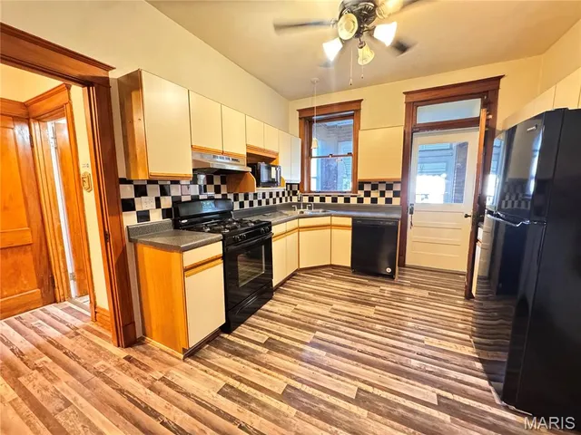$1,200 | 4250 Michigan Avenue, Unit B, St. Louis, MO 63111
