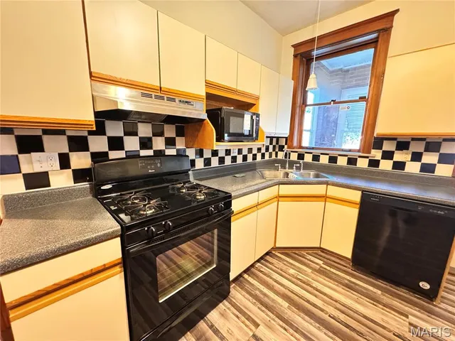 $1,200 | 4250 Michigan Avenue, Unit B, St. Louis, MO 63111