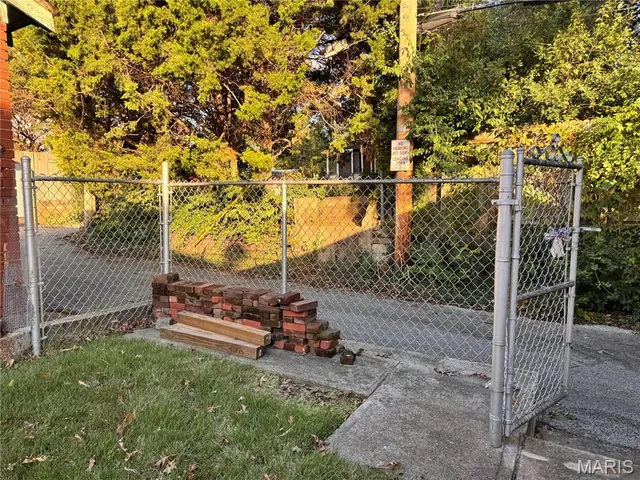 $1,200 | 4250 Michigan Avenue, Unit B, St. Louis, MO 63111