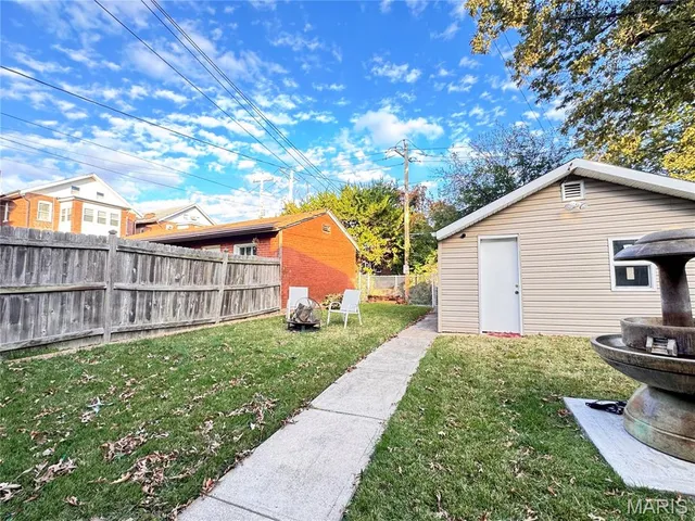 $1,200 | 4250 Michigan Avenue, Unit B, St. Louis, MO 63111