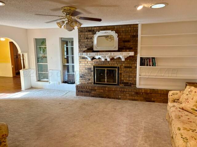 2713 James Louis Drive Amarillo, TX 79110 - Photo 9 of 28 Living Room