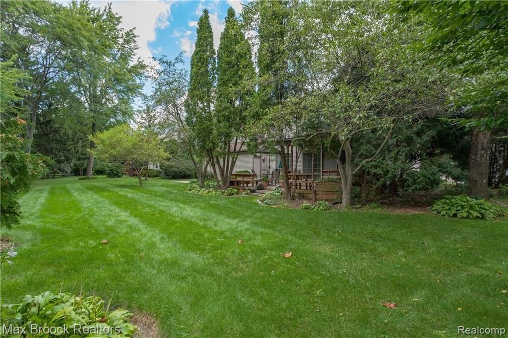 35611 Fredericksburg Road Farmington Hills, MI 48331 - Photo 35 of 36