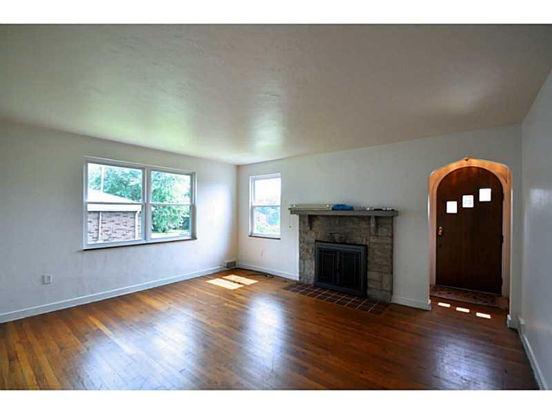 924 Wible Run Road Pittsburgh, PA 15209 - Photo 3 of 19 Living Room.