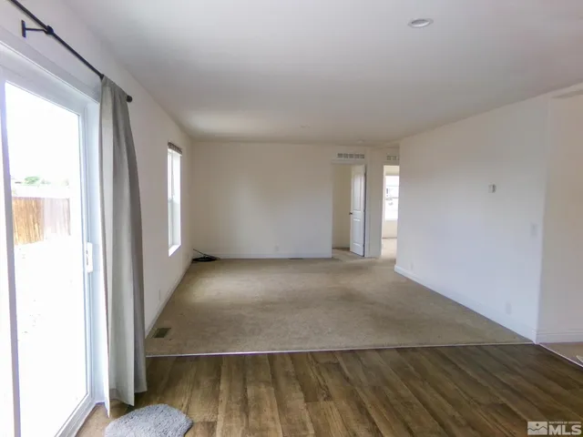 $299,000 | 6 Smoketree Lane, Yerington, NV 89447