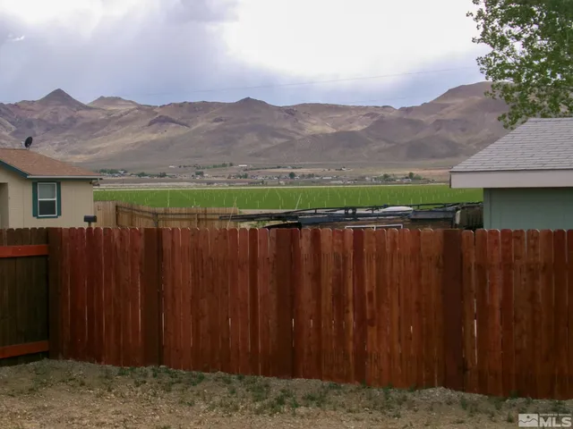 $299,000 | 6 Smoketree Lane, Yerington, NV 89447