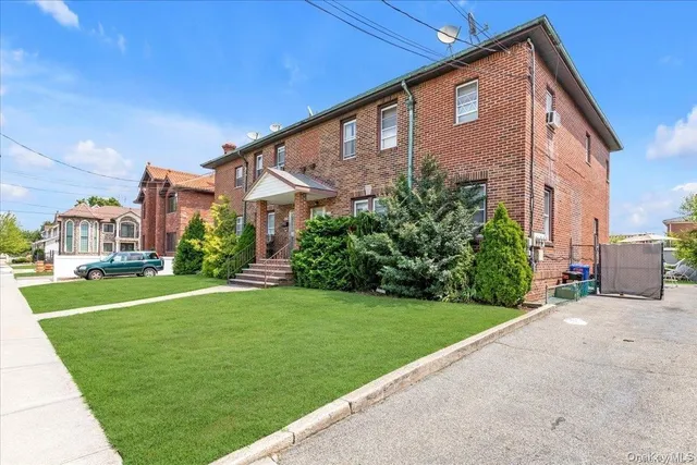 $1,399,000 | 16-11 149th Street | Whitestone