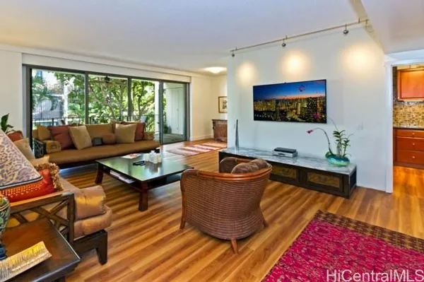 $7,500 | 4999 Kahala Avenue, Unit 325, Honolulu, HI 96816