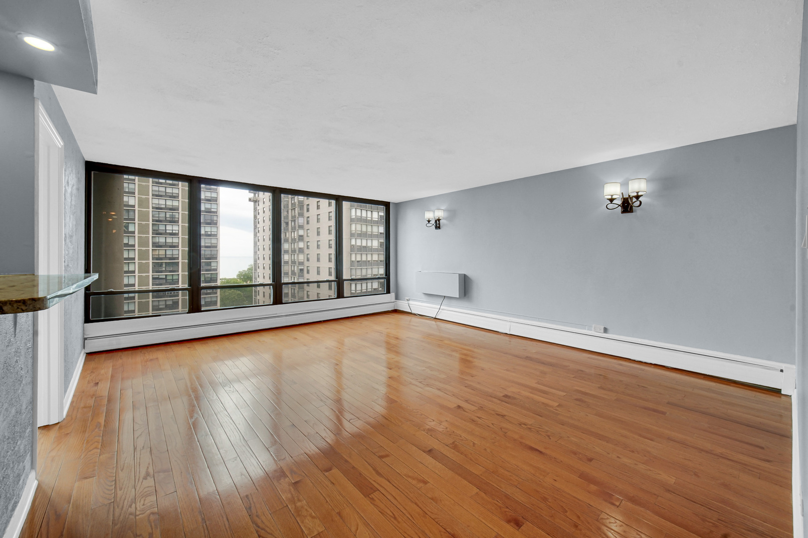 5740 North Sheridan Road, Unit 11A Chicago, IL 60660 - Photo 4 of 20
