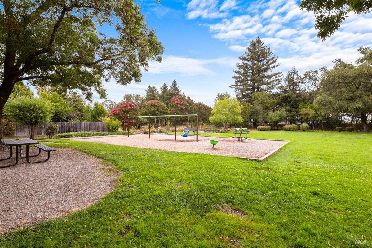 980 Stanislaus Way Santa Rosa, CA 95401 - Photo 34 of 35 Gallery Image 34
