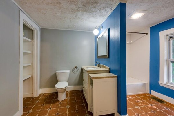 137 Bedford Road Woburn, MA 01801 - Photo 11 of 12 Gallery Image 11