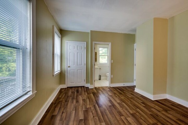 137 Bedford Road Woburn, MA 01801 - Photo 5 of 12 Gallery Image 5