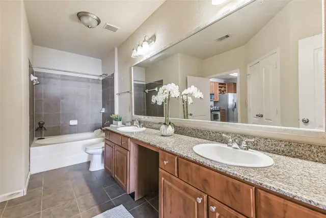 $244,500 | 1711 Old Spanish Trail, Unit 343, Houston, TX 77054