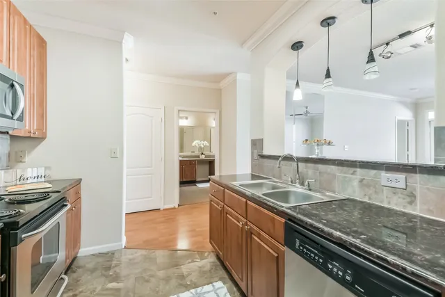 $244,500 | 1711 Old Spanish Trail, Unit 343, Houston, TX 77054